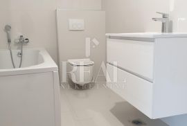 CRES-stan na atraktivnoj lokaciji u blizini mora, 3S+DB od 115 m2, Cres, Apartamento