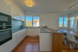 OPATIJA, IČIĆI - penthouse od 165m2 s panoramskim pogledom na more, bazen, Opatija - Okolica, Διαμέρισμα