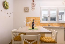 OKRUG DONJI EFEKTAN STAN 2S+DB, Okrug, Appartment