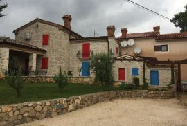 Kamena kuća sa prostranom okućnicom, Kršan, Istra, Kršan, Casa