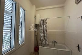 Svijetli Stan s Novom Fasadom -  74m2, Pula, Stan