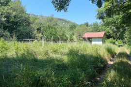 Bribir zemljište sa gospodarskom zgradom, Vinodolska Općina, Γη