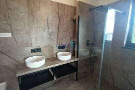 Costabella, novogradnja, etaža 182 m2, pogled, terasa, lift, garaža, Rijeka, Apartamento