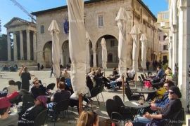 Stan PULA VERUDA. Nova stambena zgrada , stan 82.50 m2. Par minuta lagane šetnje do plaže na Mornaru., Pula, Daire