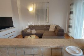 Lijepi apartman u mirnom dijelu Palita na Rabu, Rab, Flat