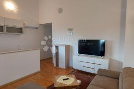 Lijepi apartman u mirnom dijelu Palita na Rabu, Rab, Kвартира