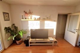 SIMPATIČAN STAN- 59m2 s balkonom-Voltino neselje!!!, Trešnjevka - Sjever, Apartamento