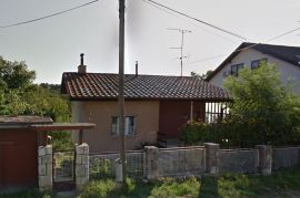 Prodaje se stara obiteljska kuća i zemljište 2.760m2 u ekskluzivnom dijelu Zagreba., Zagreb, Tierra