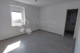 Mandre, Pag - S6 u novogradnji u blizini mora, Kolan, Appartement