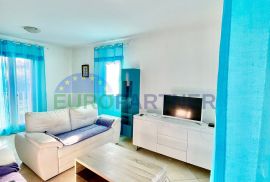 Stan u Novigradu na atraktivnoj lokaciji, Novigrad, Flat