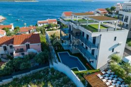 MARINA, SEVID - Prostrani stan s bazenom i vrtom, Marina, Appartement