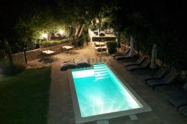 ISTRA, BALE - Moderna obiteljska apartmanska vila, Bale, Σπίτι