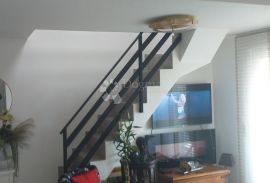 Solin, dvoetažni stan, Solin, Apartamento