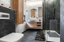 Stan Jednosoban stan na 1.katu i soba s kupatilom u prizemlju s zajedničkom terasom, Rovinj, Appartamento