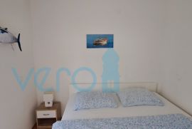 Uvala Soline, otok Krk, dvosoban stan u prizemlju sa pogledom i okućnicom, prodaja, Dobrinj, Apartamento