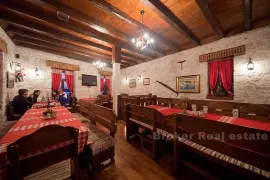 Rogoznica, prekrasna kamena kuća s restoranom, Rogoznica, بيت