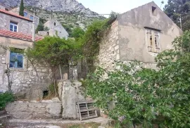 Tri kamene kuće za prodaju, Hvar, House