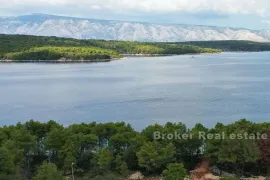 Građevinsko zemljište prvi red do mora, Hvar, Land