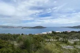 Građevinsko zemljište s panoramskim pogledom na more, Rogoznica, Земля