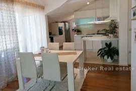 Apartmanska kuća s pogledom na more, Hvar, Kuća