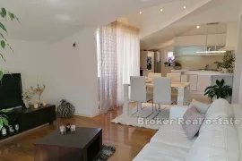 Apartmanska kuća s pogledom na more, Hvar, Дом