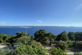 Apartmanska kuća s otvorenim pogledom na more, Omiš, Дом