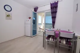 Apartmanska kuća, prvi red do mora, Šibenik, Дом