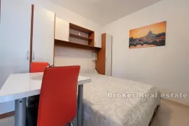 Apartmanska kuća, prvi red do mora, Šibenik, Дом