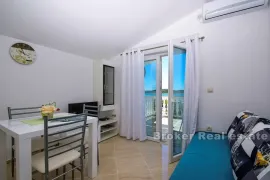 Apartmanska kuća, prvi red do mora, Šibenik, Дом