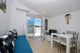 Apartmanska kuća, prvi red do mora, Šibenik, Дом