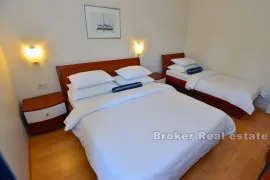 Apartmanska kuća prvi red do mora, Makarska, Haus