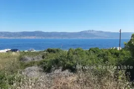 Prostrano građevno zemljište u drugom redu uz more, Trogir, Arazi