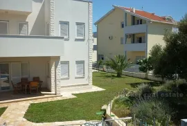 Kuća s 5 apartmana, na prodaju, Trogir, Maison