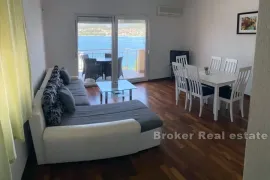 Apartmanska kuća s pogledom na more, Trogir, Дом