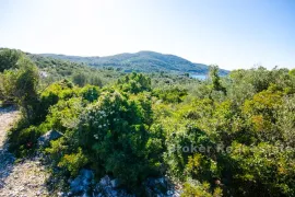 Građevinsko zemljište s otvorenim pogledom na more, Korčula, Arazi