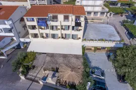 Hotel s restoranom i pogledom na more, na prodaju, Omiš, Propiedad comercial