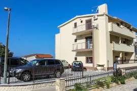 Hotel s restoranom i pogledom na more, na prodaju, Omiš, Propiedad comercial