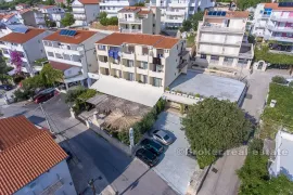 Hotel s restoranom i pogledom na more, na prodaju, Omiš, Propiedad comercial