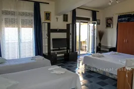 Hotel s restoranom i pogledom na more, na prodaju, Omiš, Propiedad comercial