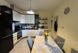 Dvosoban stan na dobroj lokaciji, Split, Apartamento