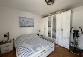 Dvosoban stan na dobroj lokaciji, Split, Apartamento