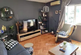 Dvosoban stan na dobroj lokaciji, Split, Apartamento