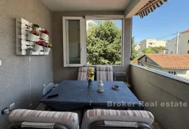 Dvosoban stan na dobroj lokaciji, Split, Apartamento