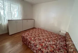 Apartmanska kuća u blizini mora, Split, House