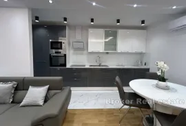 Moderan stan na odličnoj lokaciji, Split, Apartamento