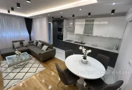 Moderan stan na odličnoj lokaciji, Split, Apartamento