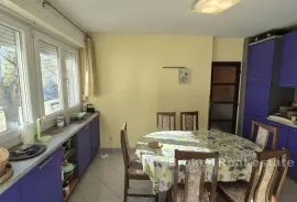 Namješten dvosobni stan, Split, Apartamento