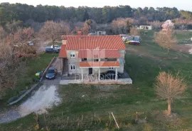 Barban, kuća s prostranom okućnicom, Barban, Casa