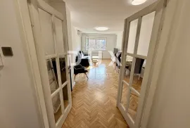 ZAGREB, JARUN - prostran stan na 300 m pješice od Jaruna!, Zagreb, Appartment