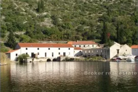 Dvije kuće u uvali, na prodaju, Dubrovnik, House